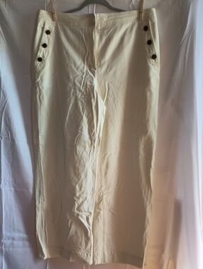 Women's Cream Button-Accent Casual Pants